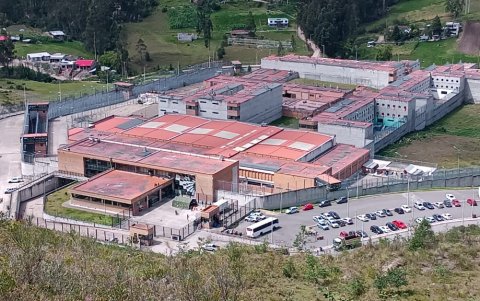 Cinco privados de libertad ( cuatro de Turi y uno de Azogues) fueron trasladados a la Penitenciaria.