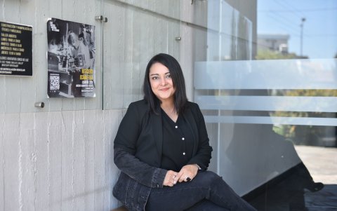 Disfruta de la lectura de textos sobre arte.