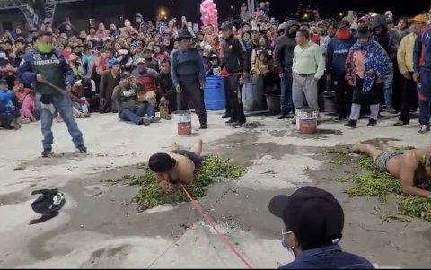 Dos personas fueron retenidas y sometidas a la justicia indígena por posesión de evidencias del robo.