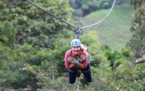 Si lo prefiere, puede apreciar Monteverde desde las alturas