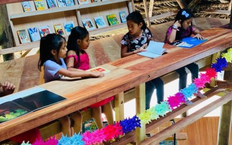 Niños. Son los beneficiados con encuentros de lecturas.