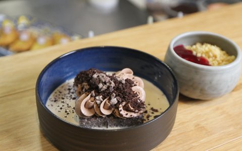 Bizcocho de chocolate.