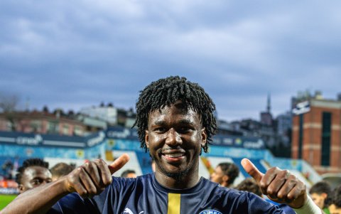 Jackson Prozo debutó y anotó un gol en contra, sin embargo ganó su equipo en Turquía