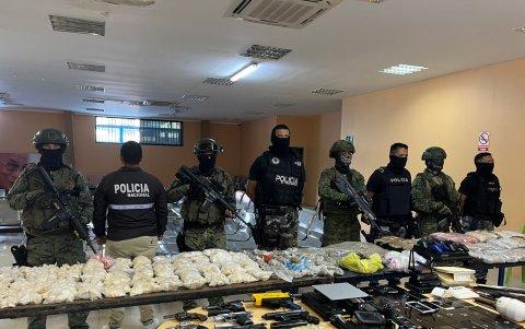 Durante la intervención la cárcel N°4 El Rodeo, en Manabí, se encontraron armas de fuego y hasta una impresora.