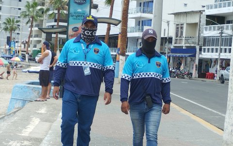 Este 5 de febrero, la ciudadanía vio a metropolitanos, pero no militares ni policías. Estos últimos, apenas dieron unas vueltas en moto, aseguraron los ciudadanos.