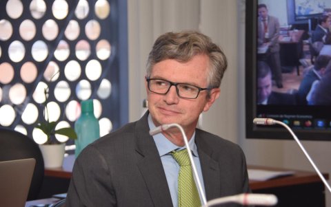 El ministro de Economía y Finanzas, Juan Carlos Vega, habló sobre el análisis de este auto híbrido.