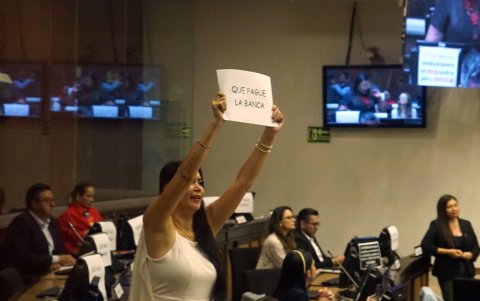 La bancada del correísmo defendió su postura de que la banca y los empresarios aporten a la guerra.