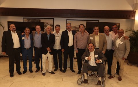 Juan Carlos Castelblanco, Xavier Montero, Joaquín Febres-Cordero, Carlos Reinoso, Iván Hernández, José Antonio Briz, Michael Norton, Rodolfo Zambrano, Oswaldo Chica, Andrés García,Vicente Narváez y Xavier Lecaro.