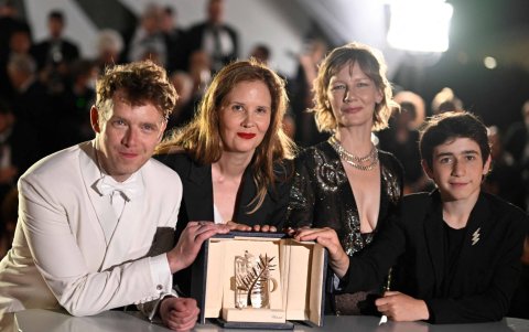 Durante la premiación en el Festival de Cannes, donde la cinta ganó la Palma de Oro.