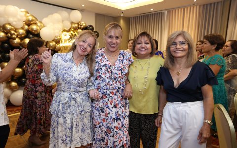 María del Pilar López, Mercedes Dávila, Martha Delgado y Virginia Peña.