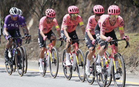 La Locomotora del Carchi contó con el apoyo del EF Education-EasyPost, que se llevó el título por equipos.