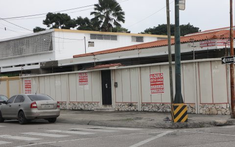 URDESA RECORRIDO POR LA CALLE CIRCUNVALACION DONDE HAY VARIOS BIENES QUE SE ALQUILAN O SE VENDEN.