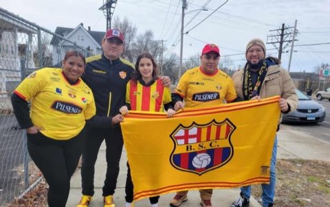 Los Onofre, Quito y Vera viajaron desde Meriden, Conneticutt, para estar presente en la fiesta de Barcelona.