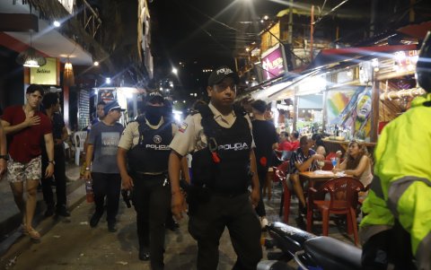 Los uniformados policiales también estuvieron presenten en el balneario.