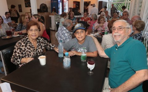 Virginia de Salazar, Juan Sebastián Guevara y Pablo Aníbal Salazar.