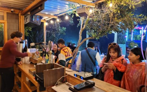 2. Ambato. En las ferias de emprendimientos, las ventas superaron las expectativas de los comerciantes locales.