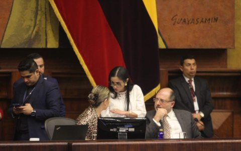 El presidente de la Asamblea Nacional suspendió la sesión sin votación sobre las reformas.