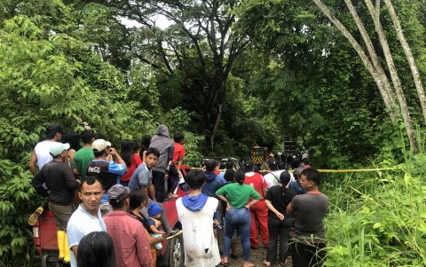 Moradores y trabajadores del lugar fueron los que encontraron los cadáveres.