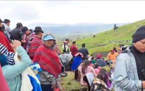 Grupos llegan de diferentes partes del país y el extranjero para cumplir la tradición.