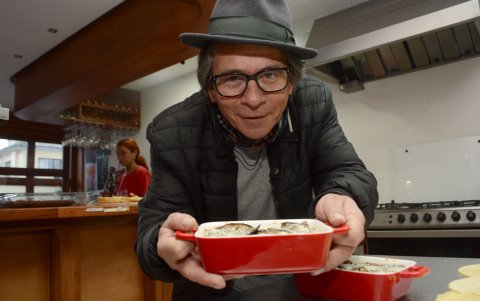 Santiago Estrella, periodista apasionado por la gastronomía.