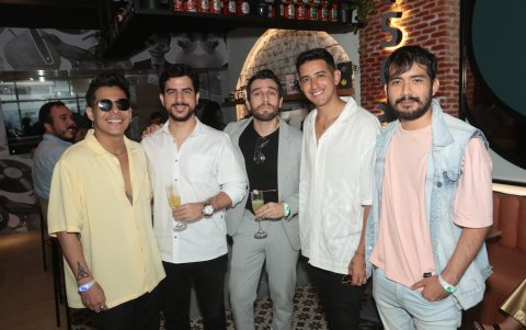 Roger Illescas, José Luis Landívar, Luis Rivache, Kevin Alcívar y Christian Reinoso.