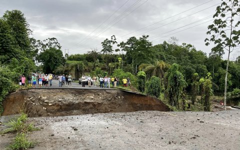 Registro. La ambulancia fue arrastrada unos 500 metros por la fuerte corriente.
