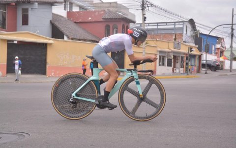 Elizabeth Bravo y su entrega por el triatlón.
