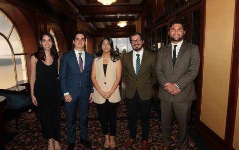 Stefanie Bordes, Rodrigo Castelblanco, Arabella Paredes, Galo García y Juan Andrés Feraud.