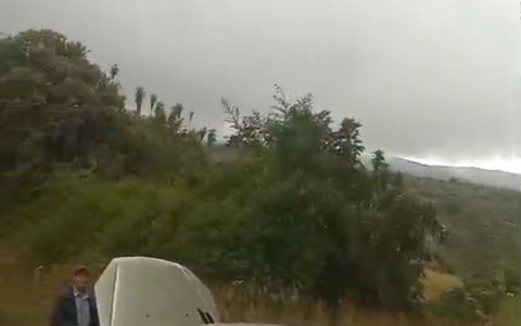 En el video se ve a los amigos antes de subir a la montaña.