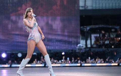 Miles de personas asisten a los conciertos de Taylor Swift durante su gira The Eras Tour