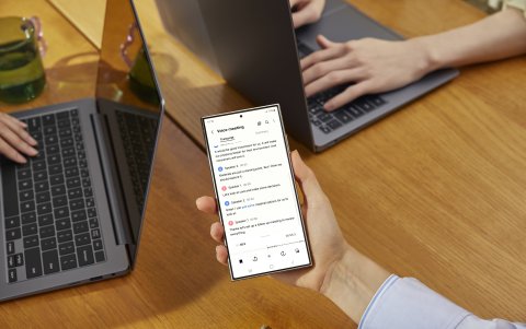 La traducción simultanea es posible con la IA Móvil.
