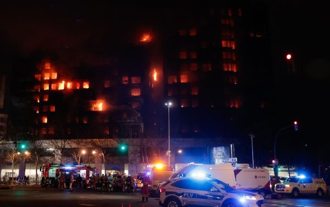 Estado del incendio sobre las cinco y media de la tarde del jueves 22 de febrero de 2024. Así ardía de forma incontenible.