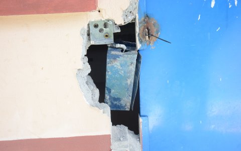 Aún se observan daños de intervenciones.