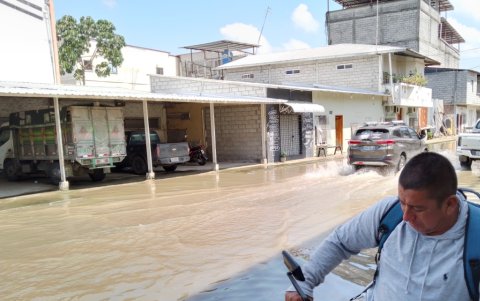 La parroquia Laurel tiene al menos el 45 % de su territorio bajo agua debido a las lluvias, según sus autoridades.