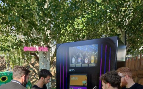 Madrid. Mixo, robot que integra todos los servicios y ahorra tiempo.