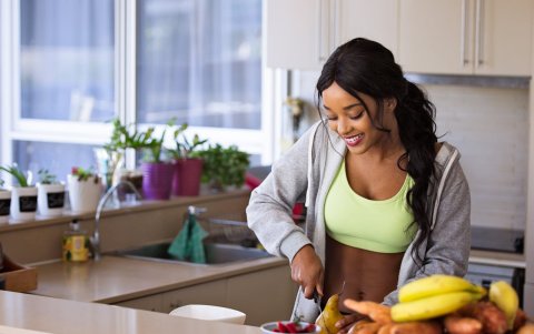 Las vitaminas se obtienen de una alimentación variada