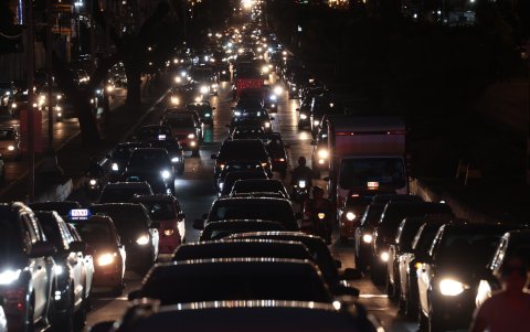 Congestión. Principales avenidas como la Francisco de Orellana, De Las Américas, vía a Daule, continúan soportando intenso tránsito vehicular.