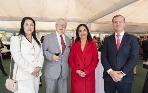 Mónica Real, Alfredo Contreras, Emma Tapia y Alfredo Contreras.