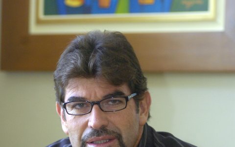 Carlos Vera.