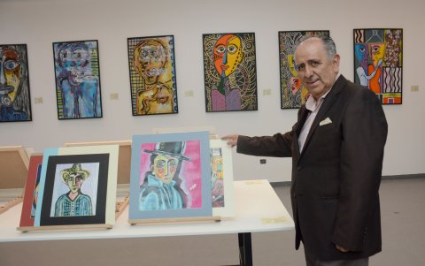 El artista posa para el lente de EXPRESIONES.