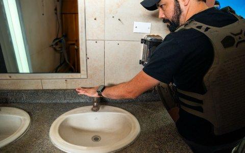 El alcalde durante el recorrido por el sitio.