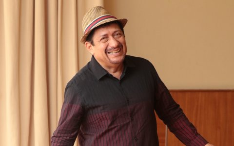 Siempre alegre y divertido.