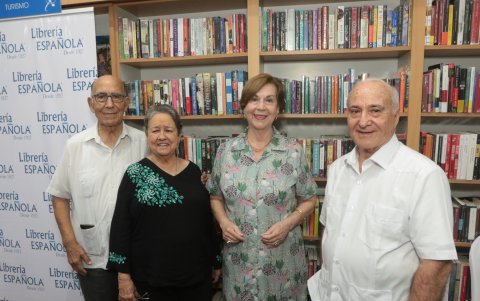 Florentino Briz, María Antonieta de Briz, María Teresa Pérez y Ángel Moreno Briz.