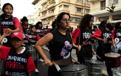 Adela Vargas. Tienes 29 años, es socióloga y su lucha feminista viene de familia. Dice haberla heredado de su madre.
