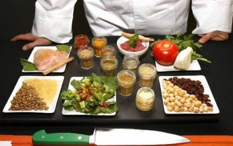 Proteínas, vegetales, especias y legumbres de calidad son esenciales.