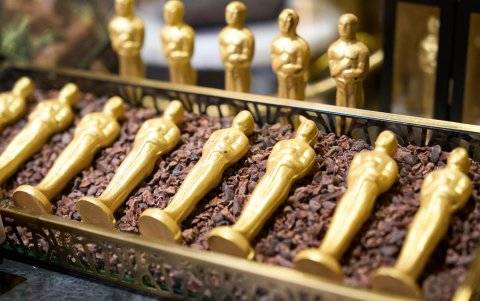 Las estatuillas de chocolate.