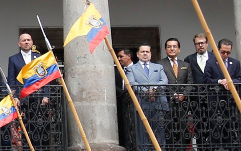 5 de diciembre de 2023, Pablo Muentes asiste al cambio de guardia, en el palacio de Carondelet.