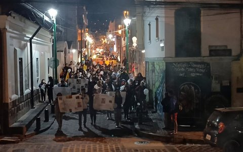 En febrero pasado, vecinos de Pomasqui organizaron un plantón para exigir justicia por el asesinato de Mauricio Aguirre durante un asalto.