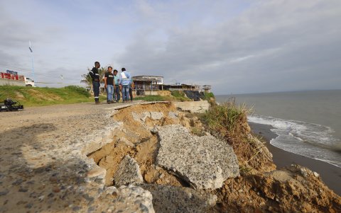 Así quedó parte del acantilado donde se registró la tragedia el pasado 11 de marzo, en playa Delfín.