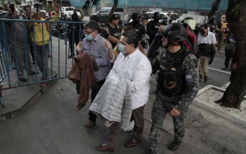 Pablo Muentes trasladado a unidad judicial, en Quito.